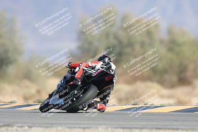 media/Oct-04-2025-CVMA (Sat) [[408bcdd6e4]]/Race 13-Amateur Supersport Open/